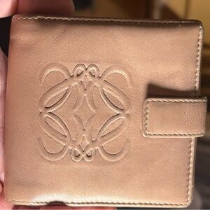Authentic Vintage LOEWE Anagram Bifold Leather Wallet – Butter Soft Tan Leather